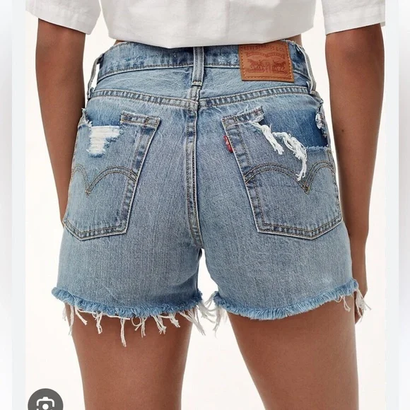 Levi’s wedgie Jean shorts - Picture 1 of 5